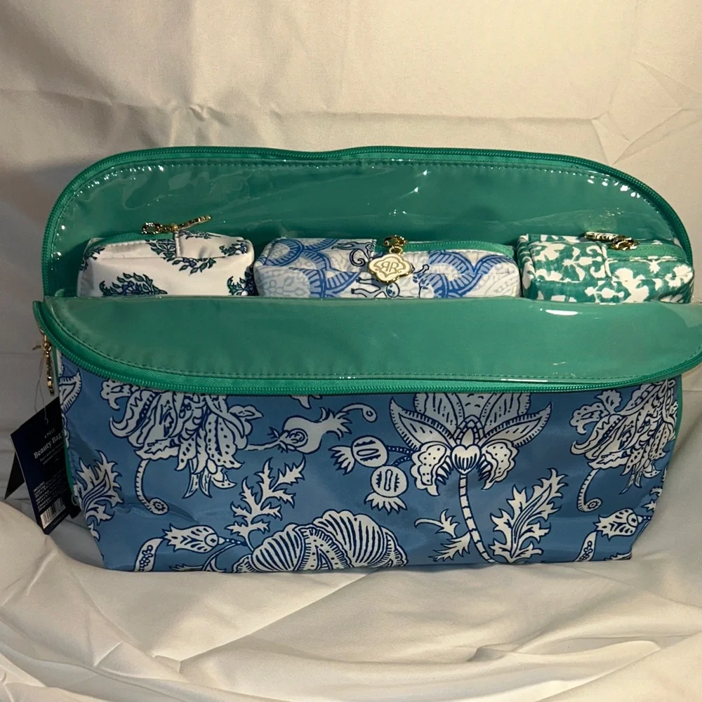 Roller Rabbit Target Blue Floral Cosmetic Bag with Green Trim Beauty Bag Set